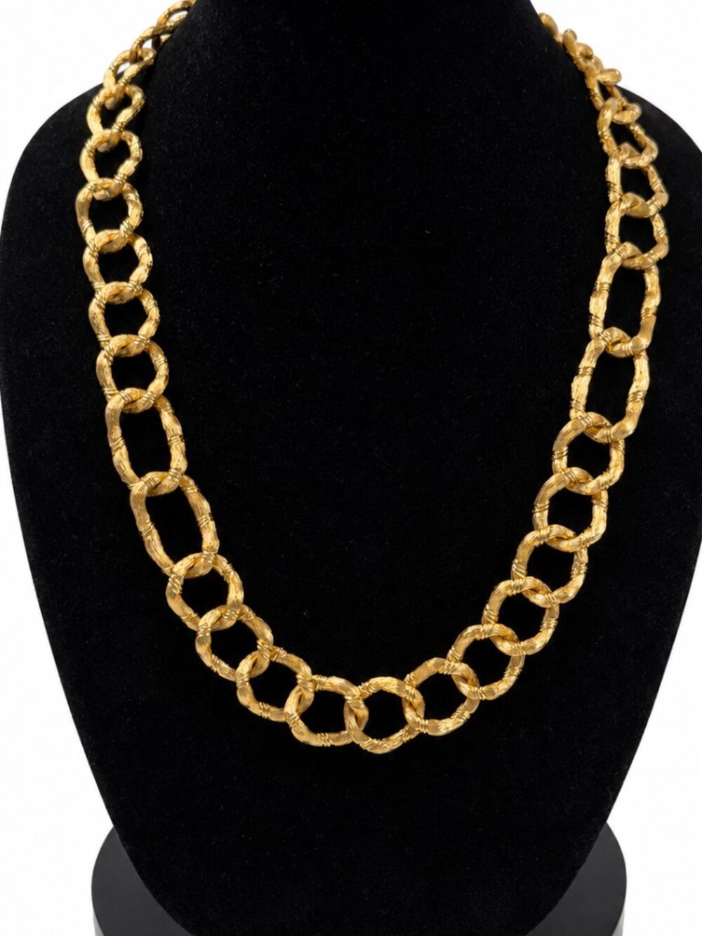 Vintage 1980s MONET Gold Tone Textured Chunky Oval Link Statement Necklace